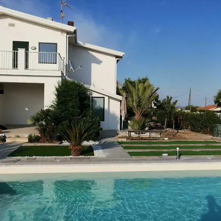 Eleonora Casa de Férias